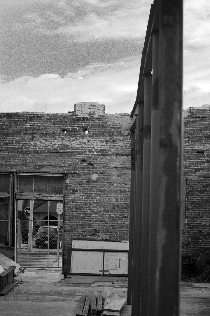 IMAGE: http://i1128.photobucket.com/albums/m482/russ71satellite/biloxiruins2.jpg