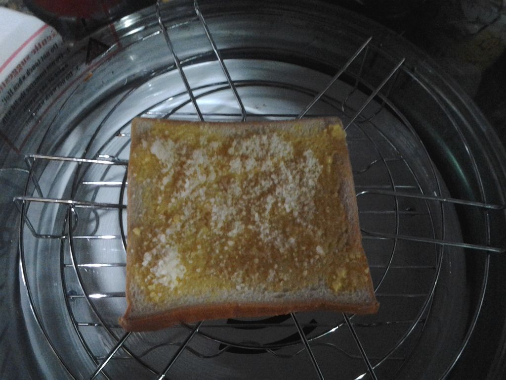 Bánh mì bơ và trứng cuộn xúc xích 1