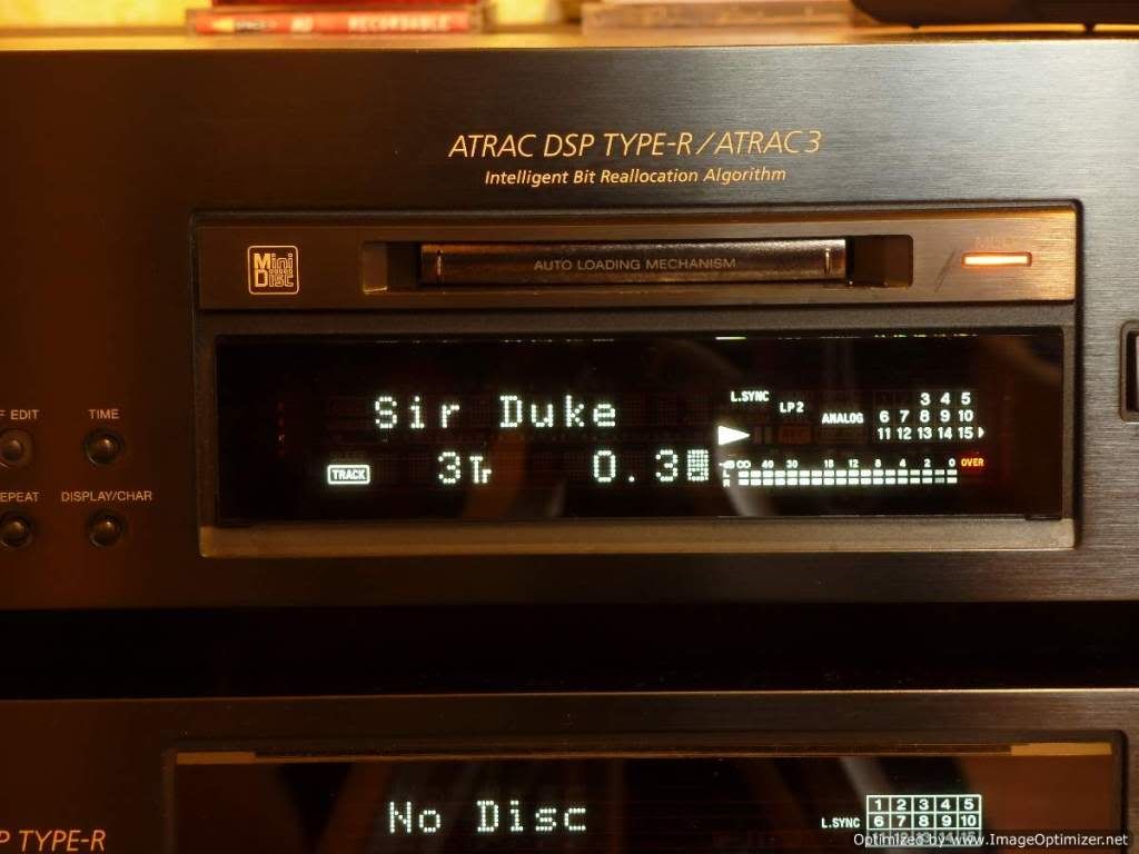 Heres a few pictures of the Sony MDS JB 940. Just picked it up today. The  JB930 is feeling a little threatened!!