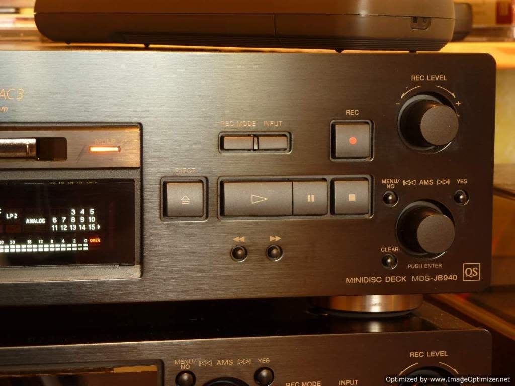 Heres a few pictures of the Sony MDS JB 940. Just picked it up today. The  JB930 is feeling a little threatened!!