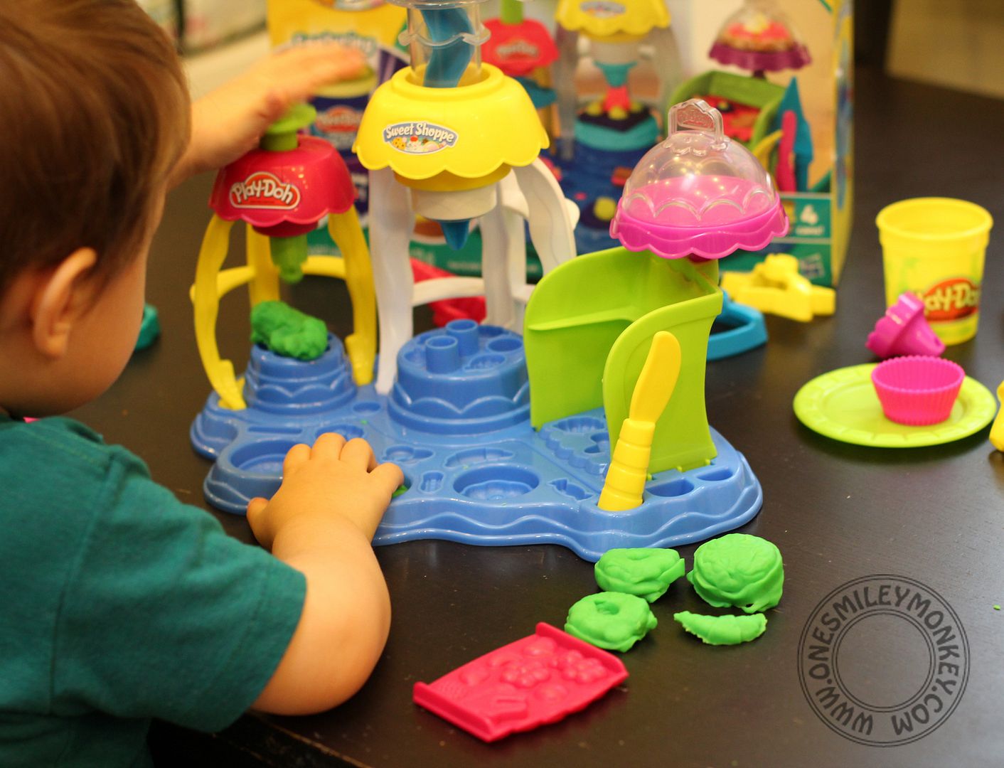 PlayDoh Frosting Fun Bakery Playset Review