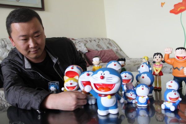 [新疆] 男子收集600隻哆啦A夢 稱道具是對未來的美好嚮往