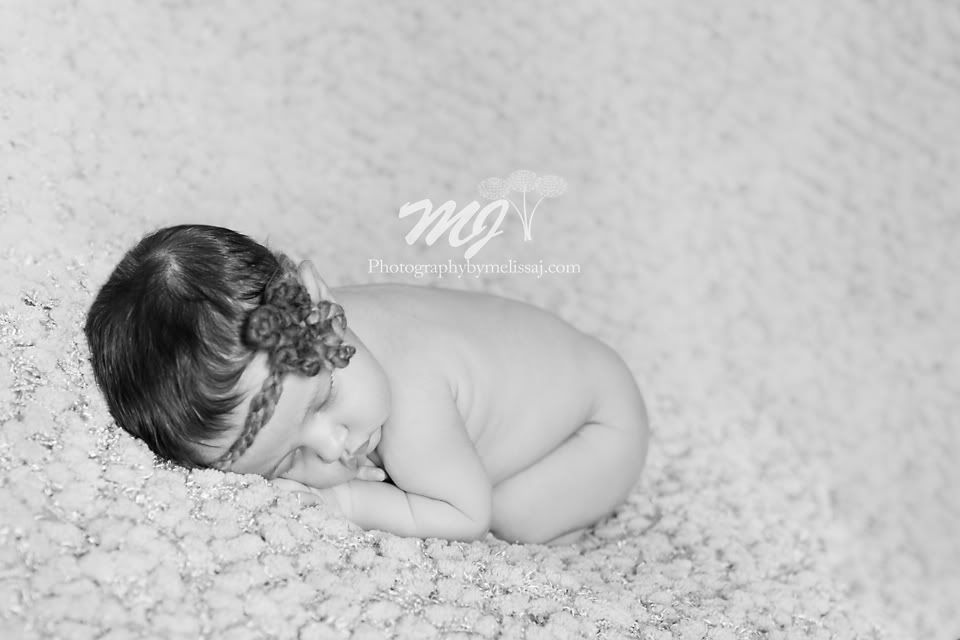 1 month new newborn girl :: newborn portraits :: photography by melissa j, Sweet black and white goodness  www.photographybymelissaj.com