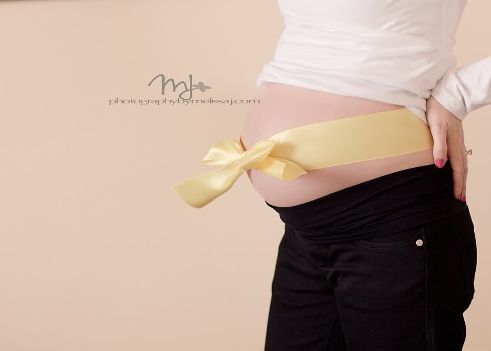 yellow boy as she's waiting until birth to find out gender, www.photographybymelissaj.com www.facebook.com/photographybymelissaj