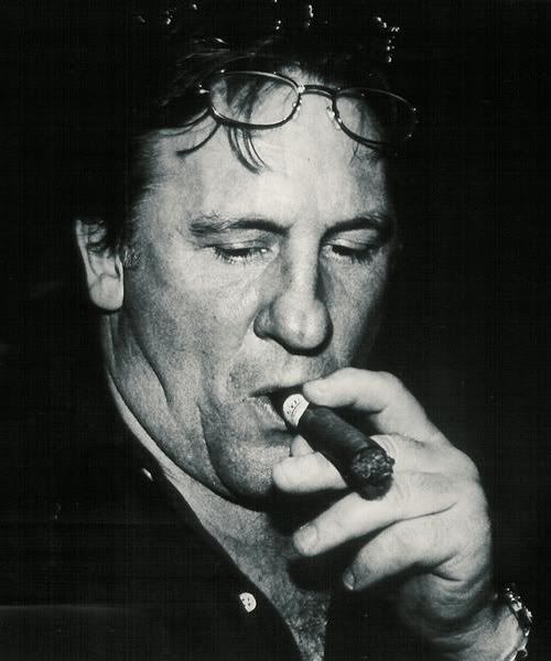 gerard-depardieu-smoking-cigar
