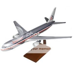 B767 300 AMERICAN AIRLINES MODEL AIRPLANE DISPLAY ITEM  