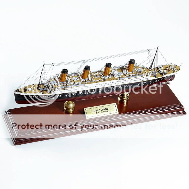 RMS TITANIC WOOD MODEL SHIP 1/700 SCALE PERFECT GIFT FOR ALL YOUR 